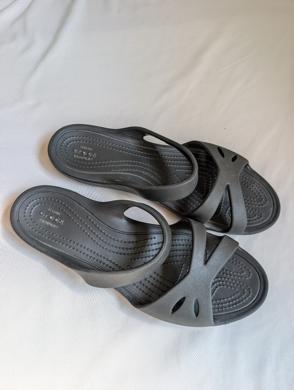 Crocs Kelli Strappy Sandals - Black - Picture 2 of 5
